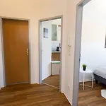 Fullhouse - Halle - K46 - Nespresso - 2 Queensize Beds - Smarttv 公寓 *