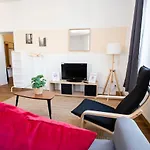 Fullhouse - Halle - K46 - Nespresso - 2 Queensize Beds - Smarttv Apartament