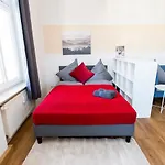 Fullhouse - Halle - K46 - Nespresso - 2 Queensize Beds - Smarttv Apartament *
