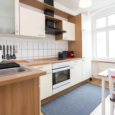 Fullhouse - Halle - K46 - Nespresso - 2 Queensize Beds - Smarttv *