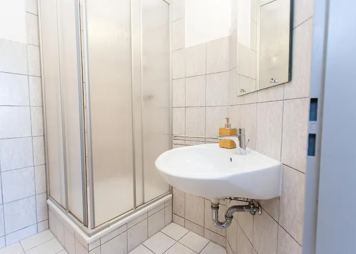 Fullhouse - Halle - K46 - Nespresso - 2 Queensize Beds - Smarttv Lägenhet