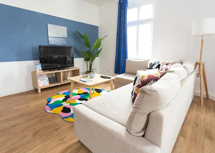 Fullhouse - Halle - K46 - Nespresso - 2 Queensize Beds - Smarttv