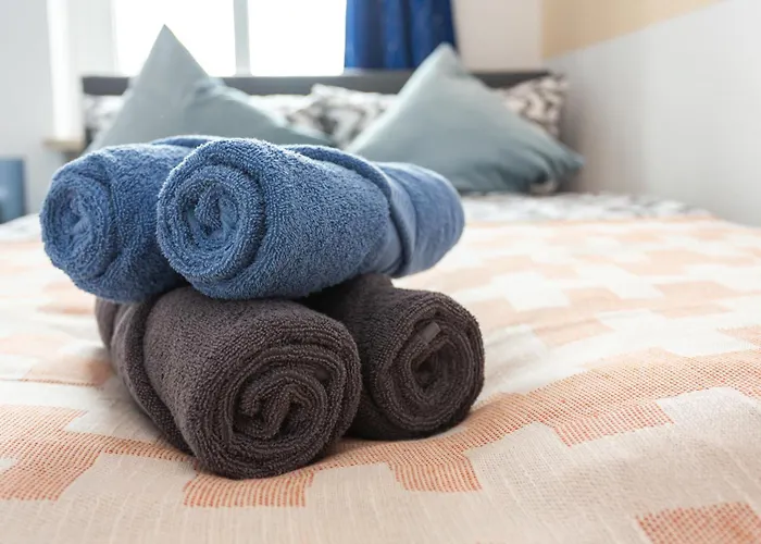 Fullhouse - Halle - K46 - Nespresso - 2 Queensize Beds - Smarttv *